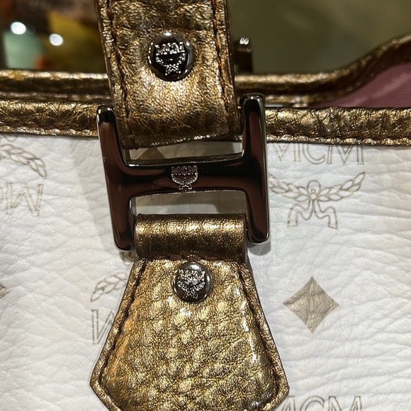 MCM EUC PRINCESS LION TOTE like New - Picture 8 of 15